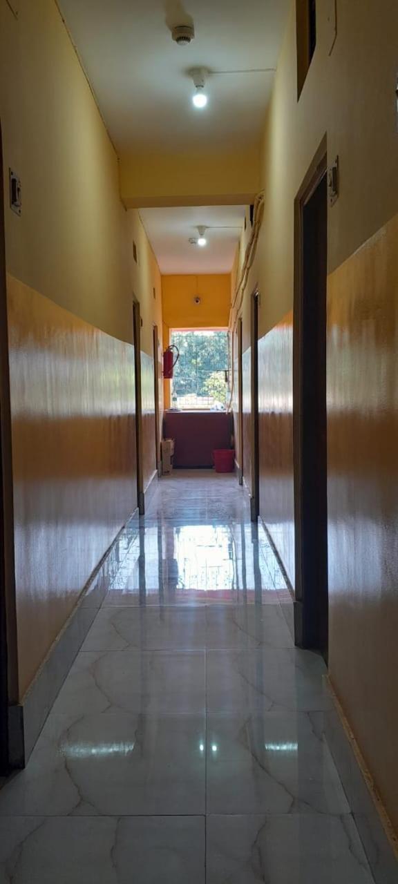 Narendra Niketan Hotell Kolkata Eksteriør bilde